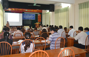 Các học viên tham gia lớp tập huấn ATVSLĐ-PCCN.