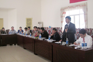 Đồng chí Bùi Văn Cửu, Phó Chủ tịch TT UBND tỉnh phát biểu tại hội nghị.