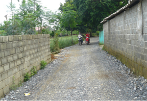 Tuyến đường nội thôn Đồng Kẹ, xã Hợp Châu, Lương Sơn được mở rộng từ 2,5 m lên 3,5 m dài 1 km tạo thuận lợi cho bà con nông dân trong xã đi lại và giao lưu hàng hoá.