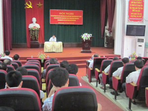 Toàn cảnh hội nghị triển khai kế hoạch sản xuất vụ đông xuân 2012 – 2013 huyện Tân Lạc.