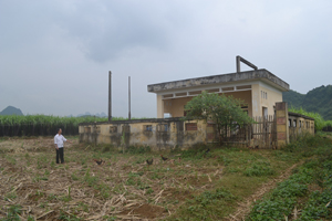 Trạm bơm nước tại xóm Đồng Ngoài, xã Vĩnh Tiến hiện nay trở thành trại gà. 

