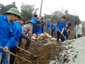 ĐV-TN xã Vũ Lâm tham gia làm đường GTNT, dọn dẹp vệ sinh môi trường xây dựng NTM.