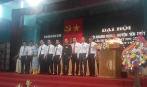 BCH Hiệp hội doanh  nghiệp huyện Yên Thủy khóa I, nhiệm kỳ 2015 - 2020 ra mắt Đại hội.