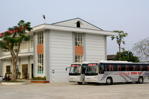 2 xe daewoo 46 chỗ ngồi phục vụ khách du lịch và hành khách