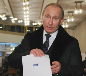 Thủ tướng Nga Putin đi bỏ phiếu hôm 4/12.