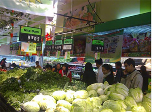 Theo quan sát của pv, loại rau bán chạy nhất vẫn là bắp cải và súp lơ xanh.
