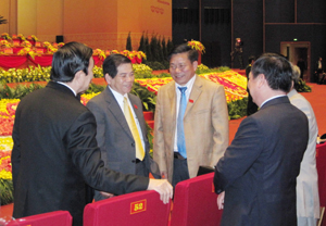 Các đồng chí lãnh đạo Đảng, Nhà nước gặp mặt, trao đổi thông tin với Đoàn đại biểu tỉnh ta.