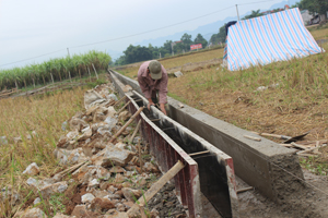 Hệ thống kênh mương thôn Hào Phong, xã Hào Lý (Đà Bắc) được xây dựng kiên cố, chuẩn bị cung cấp nước tưới cho vụ đông - xuân.