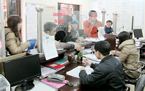 Bộ phận tiếp nhận và giao trả hồ sơ tại UBND phường Phương Lâm, (TPHB) đáp ứng tốt nhu cầu giao dịch của các tổ chức, cá nhân trên địa bàn.