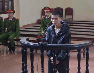 Ngày 28/11/2013, Hội đồng xét xử TAND tỉnh đã tuyên phạt bị cáo Đinh Văn Nguyên trú tại xã Tân Mai (Mai Châu) 13 năm tù vì tội hiếp dâm trẻ em.