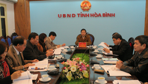 Đồng chí Bùi Văn Cửu, Phó Chủ tịch TT UBND tỉnh dự hội nghị tại điểm cầu tỉnh ta.