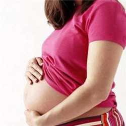 Vào những tuần cuối của thai kỳ là thời điểm rất dễ bị mày đay và sẩn ngứa