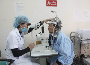 Khoa Mắt - Bệnh viện Đa khoa tỉnh được đầu tư  trang thiết bị hiện đại trong khám và điều trị  các bệnh về mắt cho người dân.