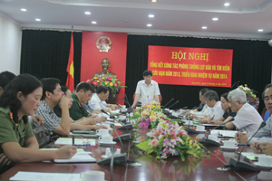 Đồng chí Nguyễn Văn Dũng, Phó Chủ tịch UBND tỉnh phát biểu chỉ đạo hội nghị.
