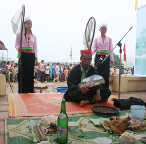 Lễ hội đánh cá suối tháng Ba xã Lỗ Sơn năm 2011