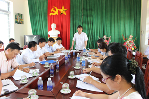 Đồng chí Bùi Văn Cửu, Phó Chủ tịch TT UBND tỉnh phát biểu kết luận tại buổi làm việc.

