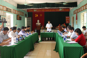 Đồng chí Bùi Văn Cửu, Phó Chủ tịch TT UBND tỉnh, Trưởng BCĐ phòng - chống dịch bệnh tỉnh phát biểu kết luận tại buổi làm việc.