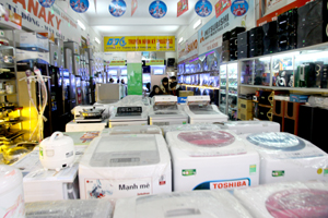 Các cửa hàng điện tử tại trợ Phương Lâm (TP Hoà Bình) đóng góp đáng kể vào ngân sách địa phương

 
