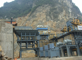 Công ty Flosvina đầu tư dây chuyền sản xuất đá của công suất 300.000 m3/năm đang hoạt động ổn định.