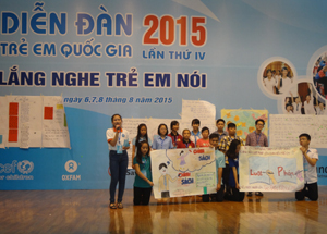 Trẻ em Hòa Bình tham gia thuyết trình tại diễn đàn trẻ em quốc gia năm 2015.