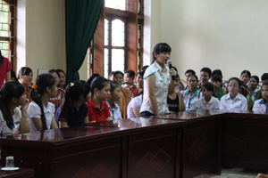 Hội thảo chủ đề “Nói không với mất cân bằng giới tính khi sinh” huyện Kỳ Sơn tổ chức với sự đóng góp ý kiến, chia sẻ kinh nghiệm của hội viên phụ nữ.
