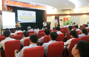 Các đại biểu tham gia hội nghị thúc đẩy sản xuất vụ đông năm 2014 tỉnh ta.