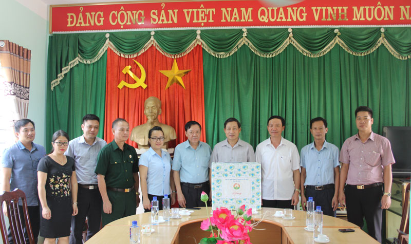 Vice Chairman of provincial People’s Committee Bui Van Cuu visits ...